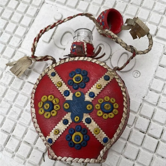 Folk Art Handmade Leather Covered Glass Flask Canteen + Jigger Glass Vintage - Picture 7 of 7